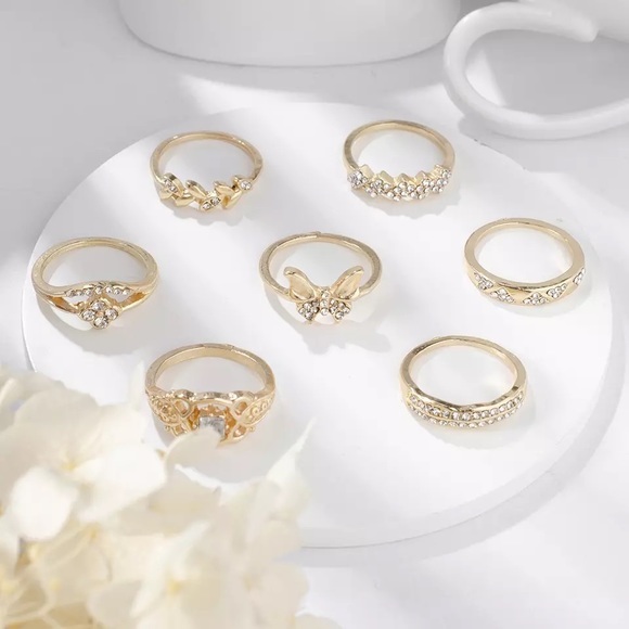 3/$30 💛 Boho Ring Set - Picture 3 of 5